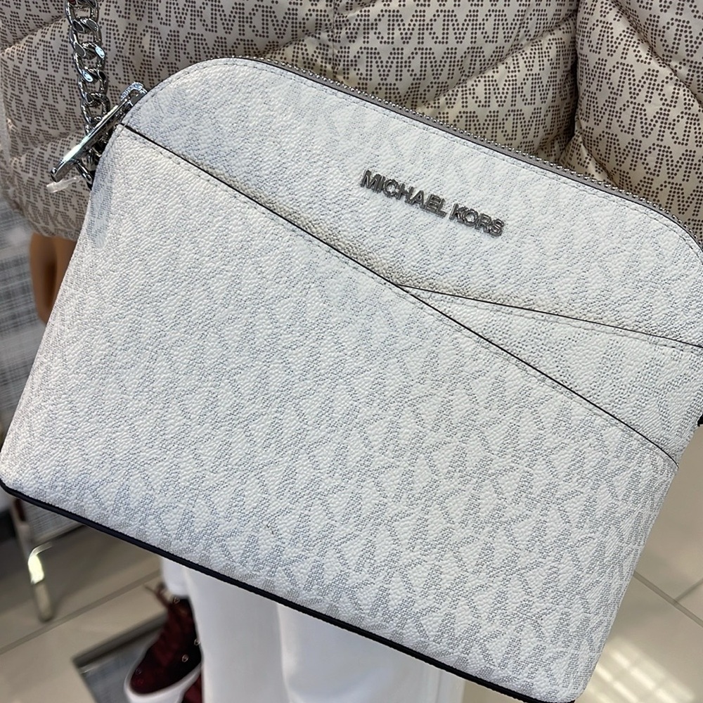Michael Kors Jet Set Travel Medium Signature Logo Dome Crossbody Satchel Bag
NWT
